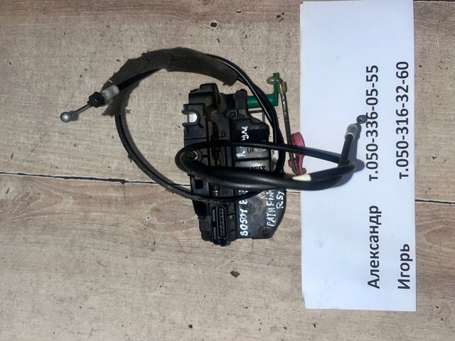 Замок передней левой двери 80501EB32A NISSAN