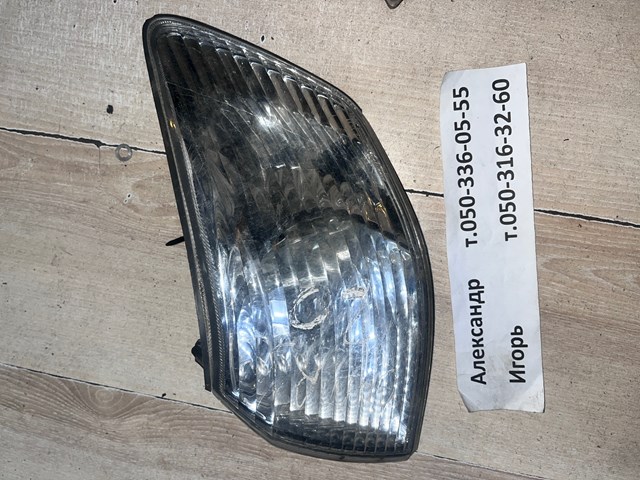 Поворотник левый 8152033070 TOYOTA