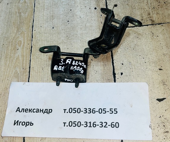 Дверной шарнир задний правый 82400EA00A NISSAN