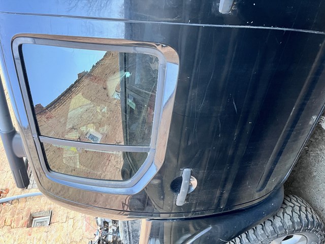 Замок двери задней правой 82500EB324 NISSAN
