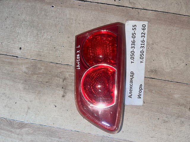 Задняя левая внутренняя фара 8330A111 MITSUBISHI