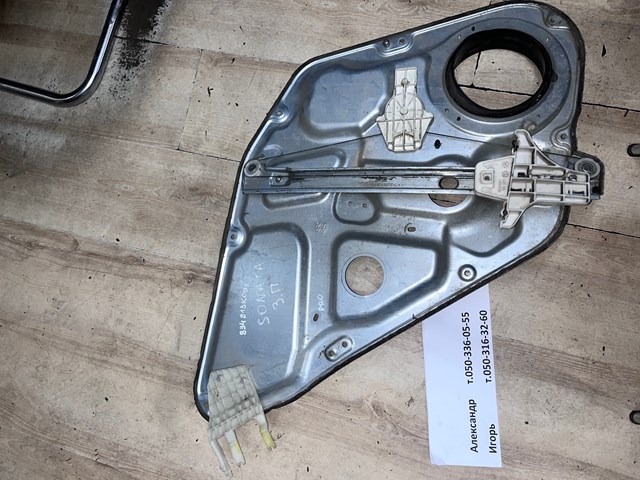 Стеклоподъемник задней правой двери 834813K001 HYUNDAI
