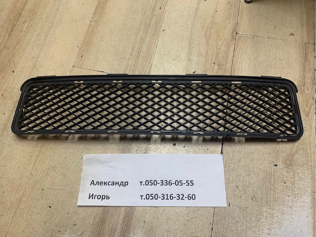 HYUNDAI 865612E000 Решетка бампера переднего центральная в наличии Ровно