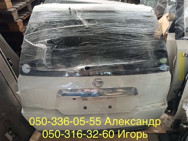 Обшивка (облицовка) крышки багажника (двери 3/5-й задней) 90903JG00A NISSAN
