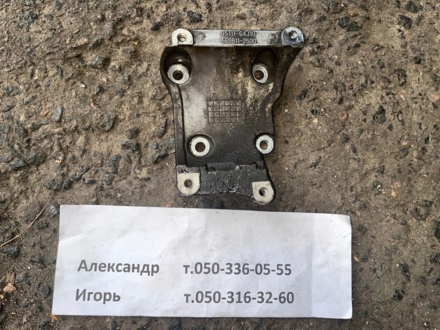 Кронштейн компрессора кондиционера 9511164J10 SUZUKI