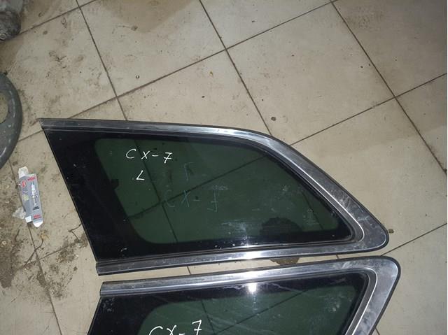 Стекло багажника, левое EG2263950C MAZDA