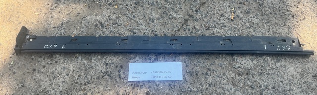 Накладка наружняя (молдинг) порога, левый EG5151P50 MAZDA