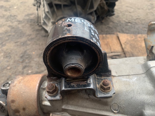 Подушка двигателя MB436041 MITSUBISHI