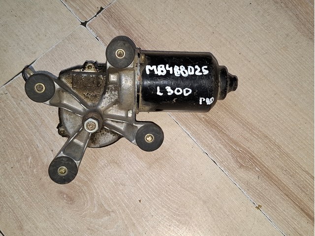 Мотор стеклоочистителя передний MB488025 MITSUBISHI