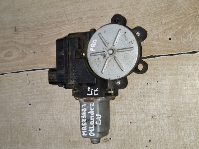 Мотор стеклоподъемника двери задней, левой MR573887 MITSUBISHI