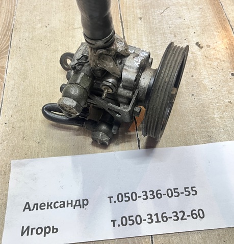 Насос гидроусилителя руля (ГУР) T00332600D MAZDA