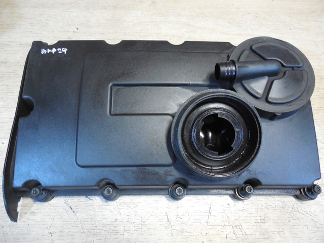 Крышка клапанов 03G103469R VAG