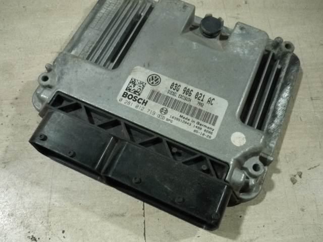 Мозги двигателя 03G906021AC VAG