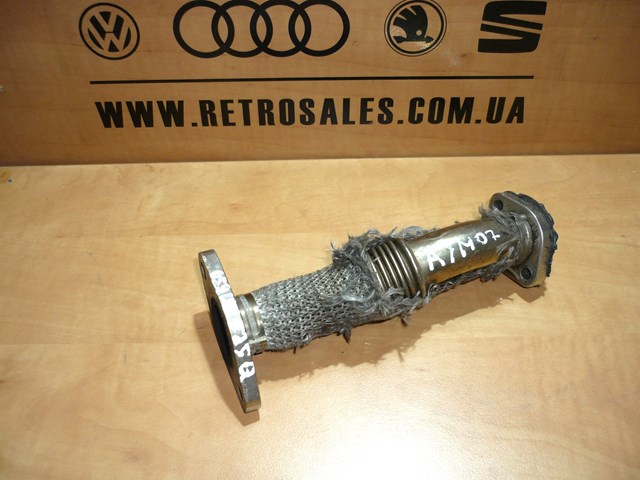 Патрубок системы рециркуляции ОГ 059131525Q VAG