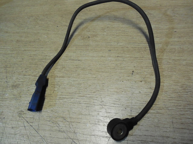 Датчик самовоспламенения 06C905377 VAG