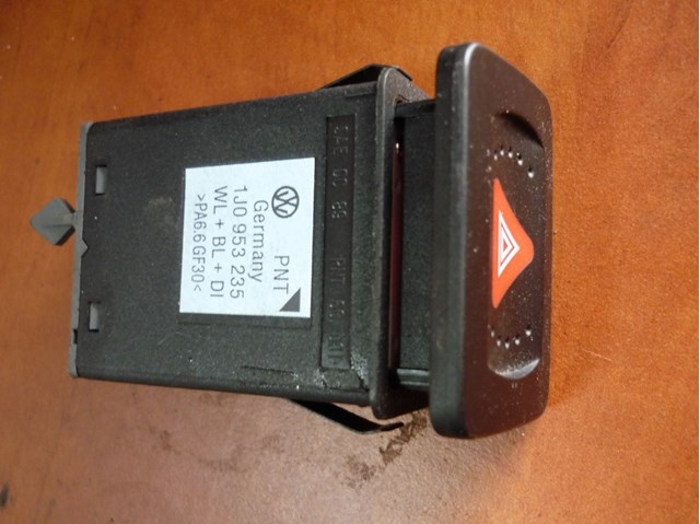 Кнопка аварийной сигнализации 1J0953235J01C VAG