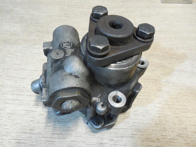 Насос ГУР 32411092744 BMW