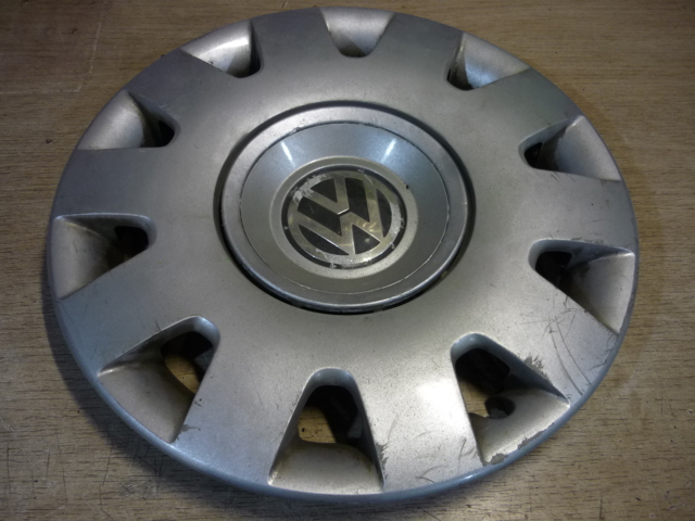 Колпак колесного диска 3B0601147MFX VAG