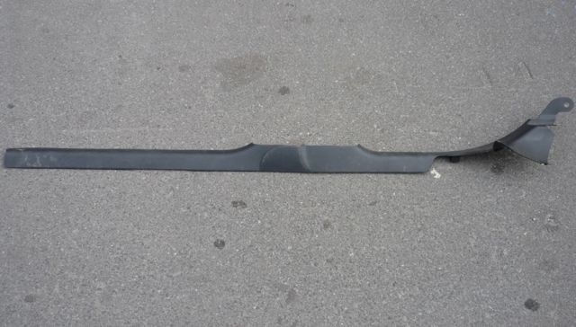 Накладка дверного порога внутренняя, правая 3B0853370GB41 VAG