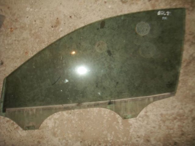 Стекло водительской двери 3B4845201 VAG