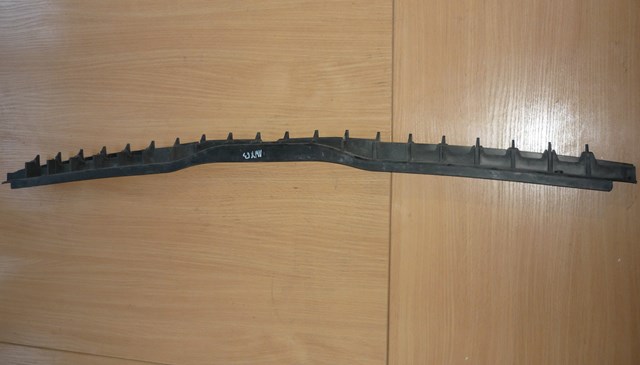 Крепление бамера левое 3B9807863B VAG