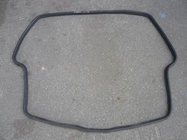 Уплотнитель двери задка кузова 3B9827705C VAG