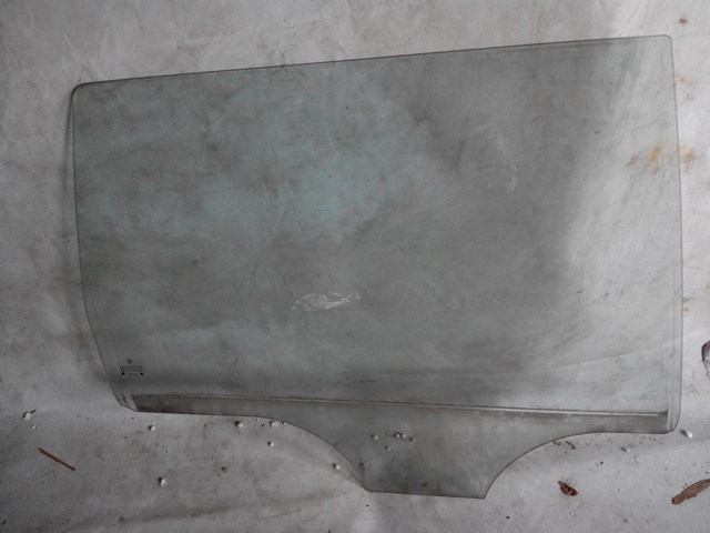 Стекло заднее правое 3B9845026 VAG