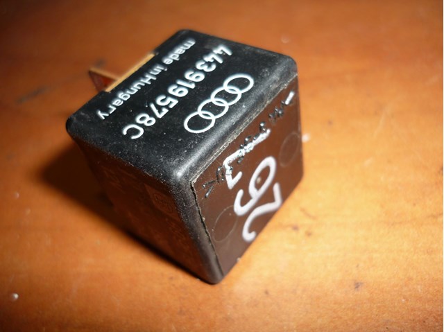 Реле кондиционера 443919578C VAG