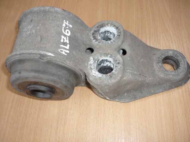 Кронштейн задней балки 4B0501522E VAG