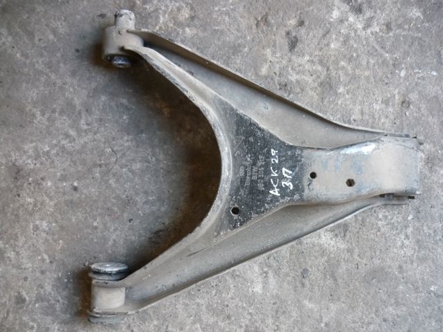 Балансир задний нижний, правый 4B0505312 VAG