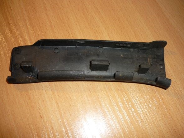 Направляющая заднего бампера, левая 4B5971821A01C VAG