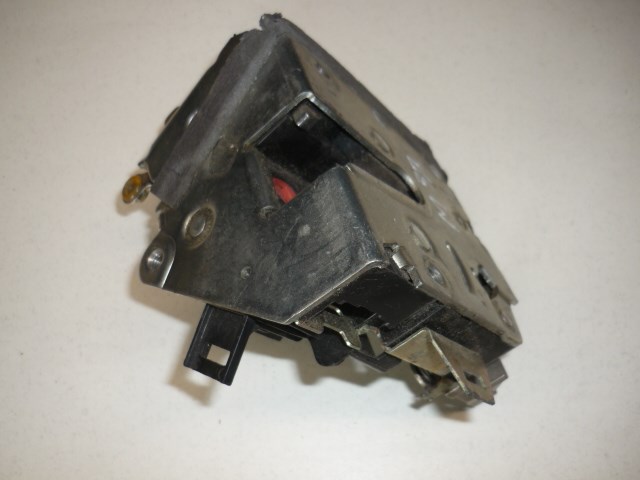 Замок двери задней правой BMW 5