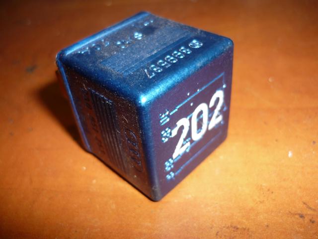 Реле свечей накала 8A0951253 VAG