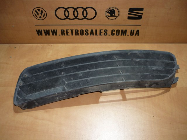 Решетка бампера переднего левая 8D0807345B01C VAG