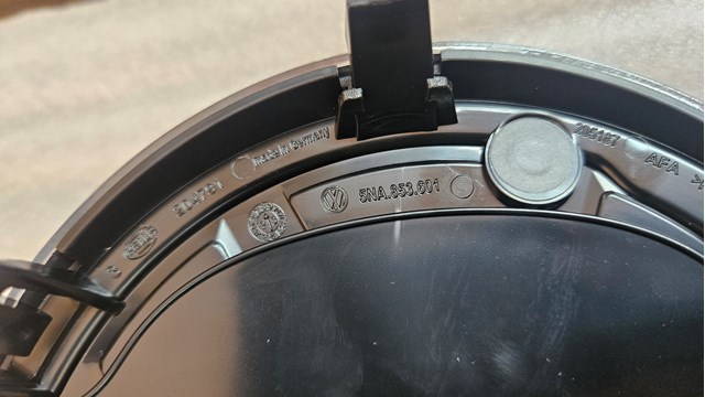VAG 5NA853601JZA Эмблема решетки радиатора в наличии Полтава