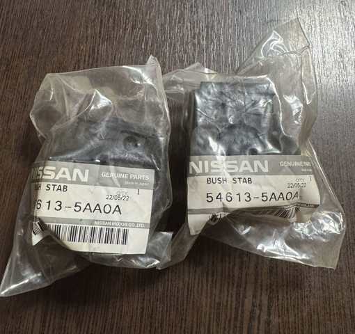 Разрезная втулка стабилизатора 546135AA0A NISSAN