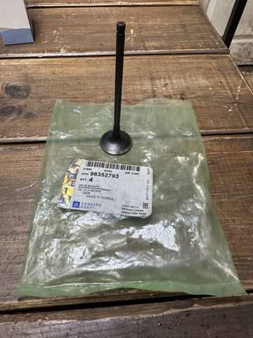 Выпускной клапан двигателя 96352793 GM