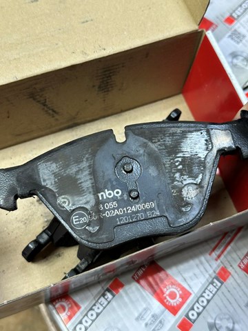 P06055 BREMBO Передние тормозные колодки купить в Черновцы