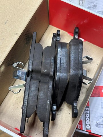 P06055 BREMBO Передние тормозные колодки купить в Одесса