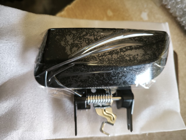 Ручка задней двери наружная, правая 82606EB331 NISSAN