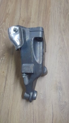 Кронштейн подушки (опоры) двигателя, правой A6512231404 MERCEDES