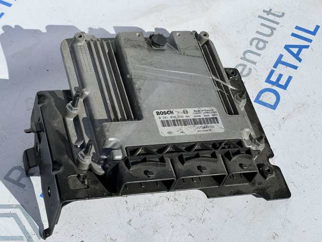 Компьютер двигателя 0281030899 RENAULT