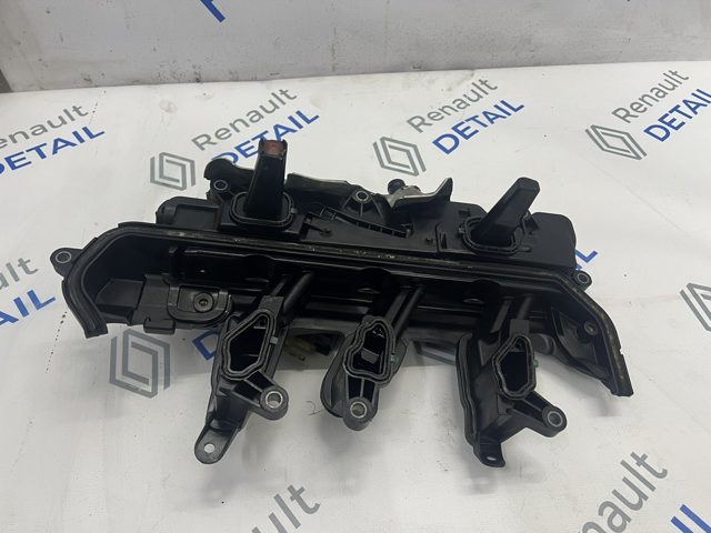 RENAULT 118304798R Крышка клапанная в наличии Чернигов