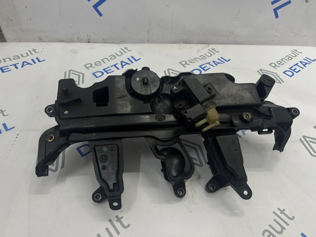 Крышка клапанная 118304798R RENAULT