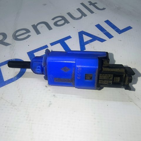 RENAULT 253251679R Датчик включения сцепления  в наличии Украина