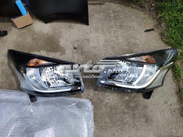 RENAULT 260101161R Правая фара в наличии Каменское