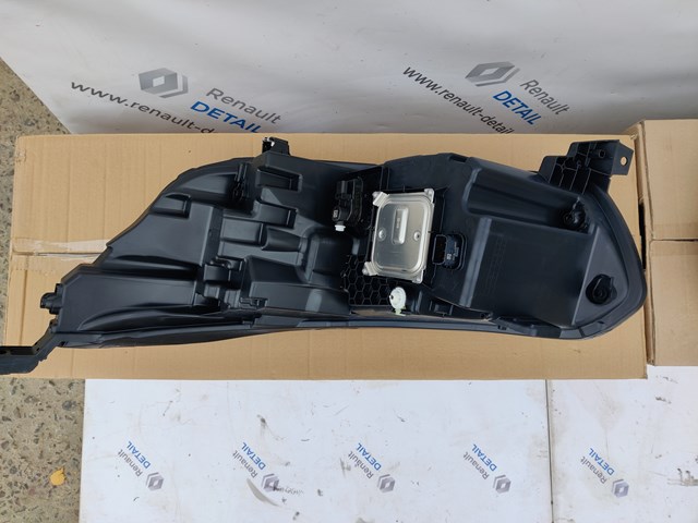 260601790R RENAULT Фара левая купить в Чернигов