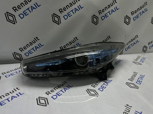 Фара дальнего света в сборе 260609522R RENAULT