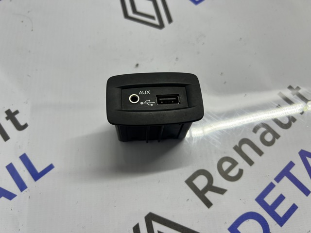 Зарядное устройство USB 280230006R RENAULT