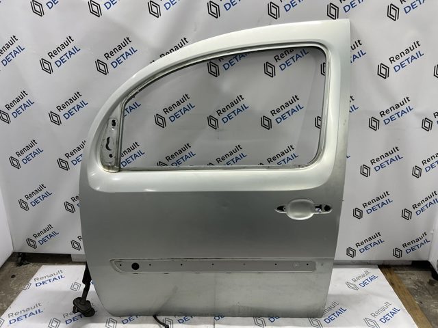 Дверь передняя, левая 801015880R RENAULT